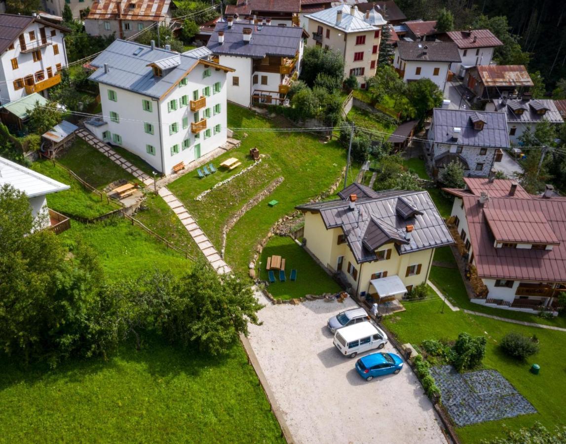 Appartamenti La Rocia Rocca Pietore Eksteriør billede